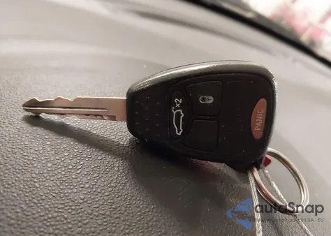 2010 Chrysler Sebring Limited z USA, uszkodzony, nr VIN 1C3CC5FD5AN190768